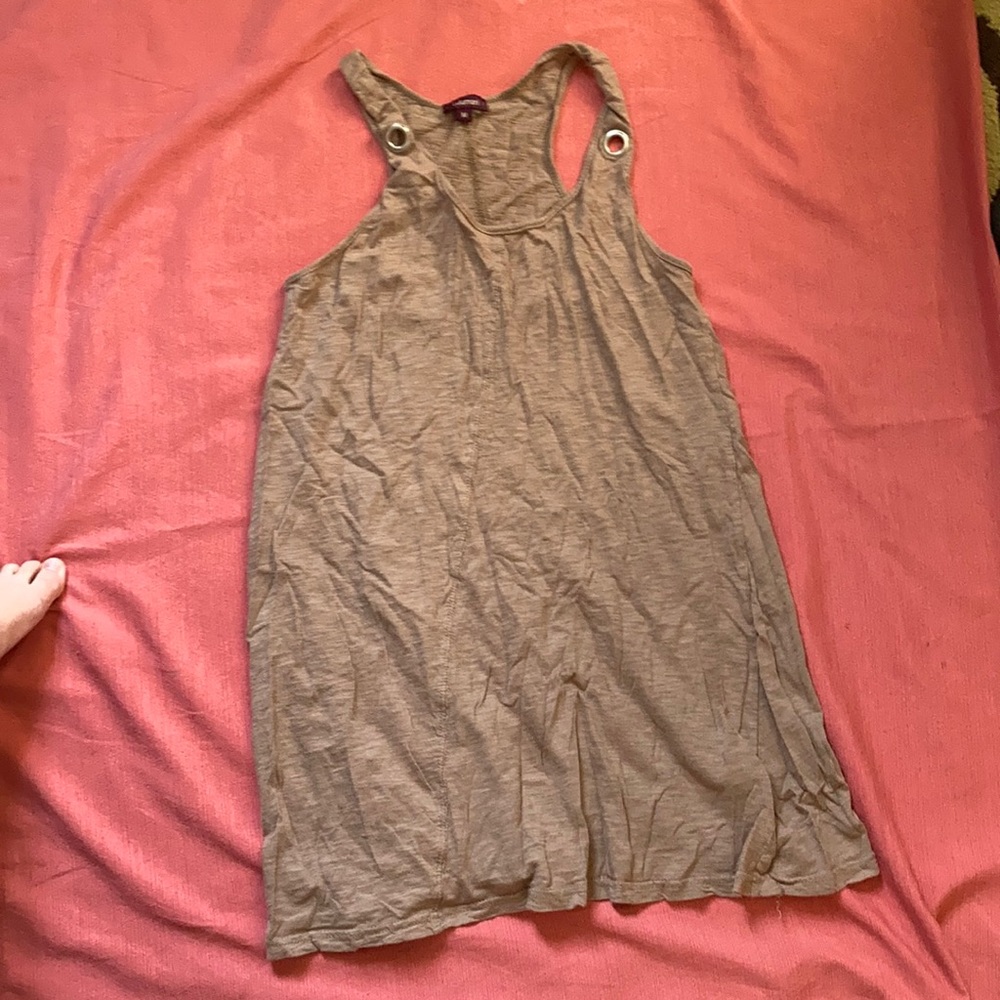 brown tank top